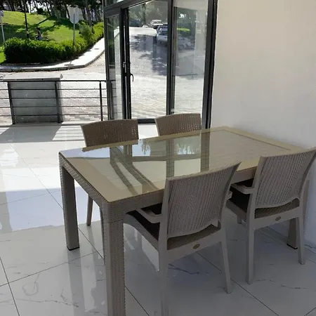 아파트 Altin Kum 디딤